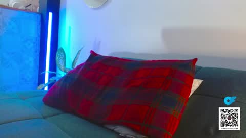 STRURIBE ON INSTAGRAM online show from November 2025 10:50:02 AM