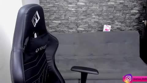 Mathew Independent model online show from November 2025 07:02:02 PM