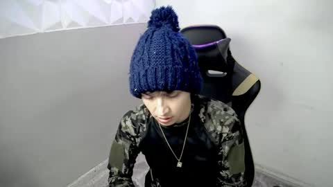 Snapshot of mathiass_twinkk_ chatting on May 2026 04:53:01 AM MATHIAS online show from May 2026 04:53:01 AM
