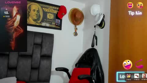 Snapshot of matt_rodriguez92 chatting on May 2026 10:43:01 AM matt rodriguez92 online show from May 2026 10:43:01 AM