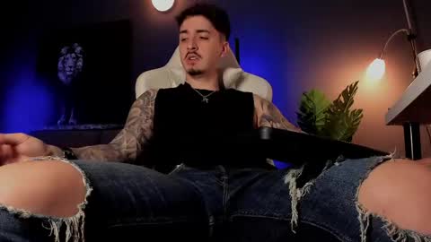 Snapshot of matt_thestud chatting on May 2026 07:04:02 AM Matt online show from May 2026 07:04:02 AM
