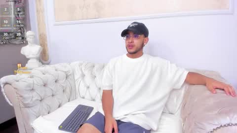 MatteoRicci  online show from November 2025 08:11:01 PM