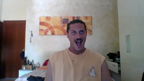 Snapshot of matteushh87 chatting on July 2026 08:18:01 AM matteushh87 online show from July 2026 08:18:01 AM