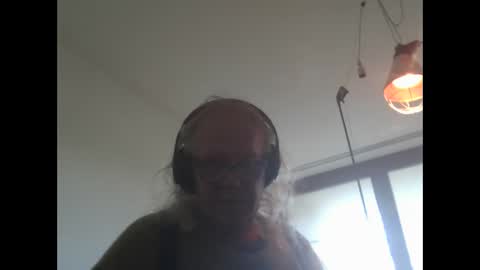 Snapshot of matthy60 chatting on October 2025 10:35:02 AM Matthias online show from October 2025 10:35:02 AM