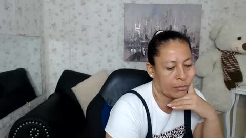 Snapshot of mature_martina_ chatting on June 2026 10:35:01 PM Martina online show from June 2026 10:35:01 PM