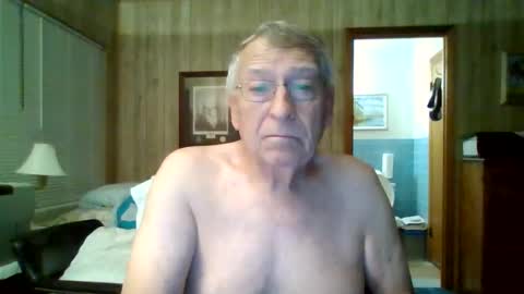 Snapshot of maturecouple1954 chatting on October 2025 10:18:01 AM SXECPL55 at G mail Dot Com online show from October 2025 10:18:01 AM