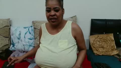Snapshot of maturedbootyqueen chatting on April 2026 07:37:01 PM QUEEN online show from April 2026 07:37:01 PM