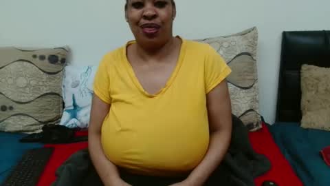 Snapshot of maturedbootyqueen chatting on April 2026 09:59:02 AM QUEEN online show from April 2026 09:59:02 AM
