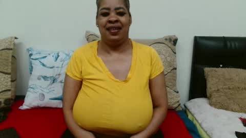 Snapshot of maturedbootyqueen chatting on May 2026 11:18:01 AM QUEEN online show from May 2026 11:18:01 AM