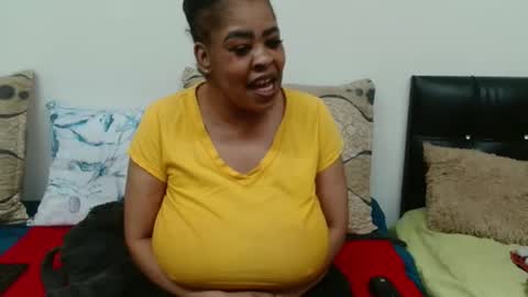 Snapshot of maturedbootyqueen chatting on May 2026 11:26:02 AM QUEEN online show from May 2026 11:26:02 AM