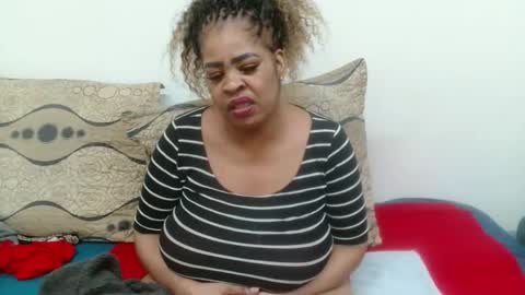 Snapshot of maturedbootyqueen chatting on May 2026 12:19:02 AM QUEEN online show from May 2026 12:19:02 AM