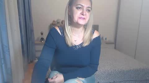 Snapshot of maturediana chatting on December 2024 04:04:02 AM maturediana online show from December 2024 04:04:02 AM