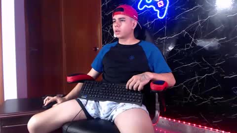 Snapshot of maty_hard chatting on January 2025 01:40:02 PM Matias online show from January 2025 01:40:02 PM