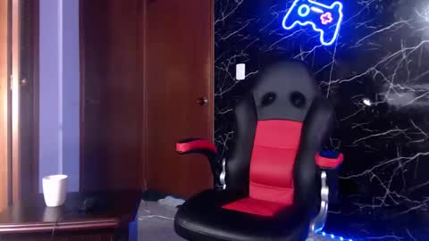 Snapshot of maty_hard chatting on January 2025 09:53:02 AM Matias online show from January 2025 09:53:02 AM