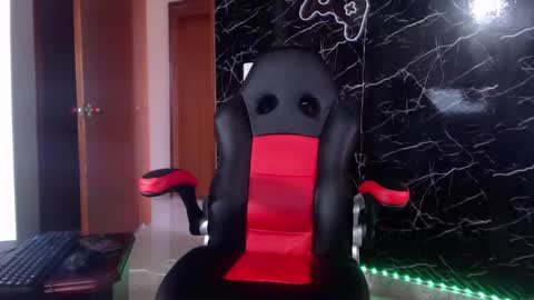 Snapshot of maty_hard chatting on January 2025 03:32:02 PM Matias online show from January 2025 03:32:02 PM