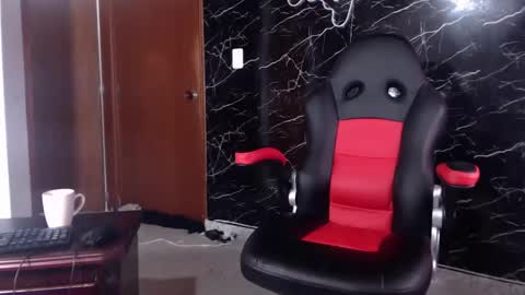 Snapshot of maty_hard chatting on January 2025 09:50:02 AM Matias online show from January 2025 09:50:02 AM