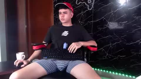 Snapshot of maty_hard chatting on January 2025 10:02:01 AM Matias online show from January 2025 10:02:01 AM