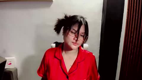 Snapshot of maui2612 chatting on January 2026 10:36:01 PM Maui 18 online show from January 2026 10:36:01 PM