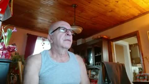 Maurice online show from December 2024 01:06:02 PM