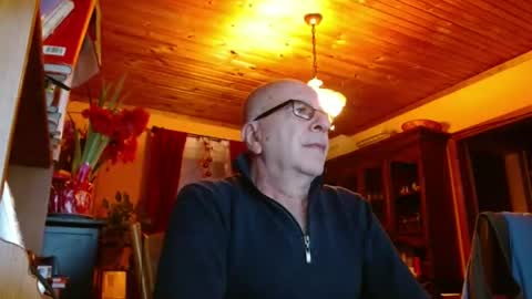 Maurice online show from January 2025 10:16:02 PM