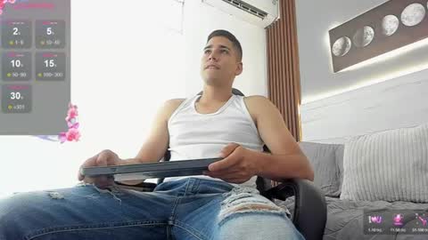 Snapshot of mauro_boy chatting on June 2026 07:57:02 PM mauro_boy online show from June 2026 07:57:02 PM