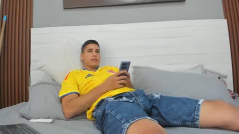 Snapshot of mauro_boy chatting on June 2026 08:43:02 PM mauro_boy online show from June 2026 08:43:02 PM
