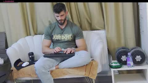 Snapshot of mauro_real_man chatting on October 2025 05:08:02 PM mauro_real_man online show from October 2025 05:08:02 PM