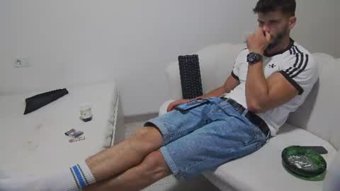 Snapshot of mauro_real_man chatting on June 2026 06:43:02 PM mauro_real_man online show from June 2026 06:43:02 PM