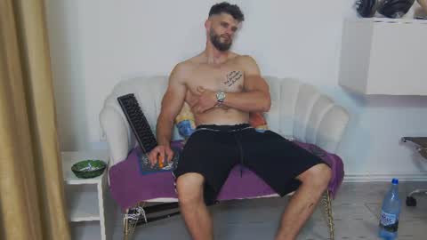 Snapshot of mauro_real_man chatting on June 2026 04:07:02 PM mauro_real_man online show from June 2026 04:07:02 PM