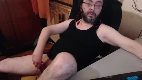 Snapshot of max818k chatting on February 2025 06:53:01 PM Max online show from February 2025 06:53:01 PM