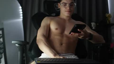 Snapshot of max_cortes1_ chatting on April 2026 06:00:01 PM 60 OFF ON MY OF ONLY FOR TODAY online show from April 2026 06:00:01 PM