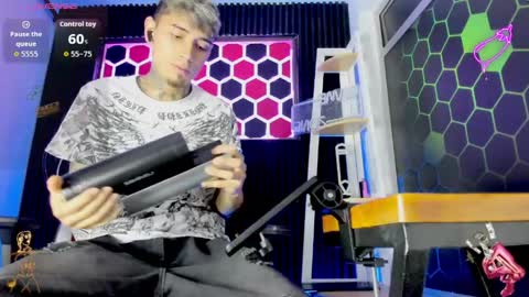 Snapshot of max_hader chatting on April 2026 03:04:02 AM Max online show from April 2026 03:04:02 AM