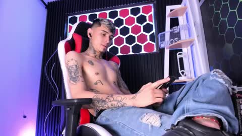 Snapshot of max_hader chatting on April 2026 02:50:02 AM Max online show from April 2026 02:50:02 AM