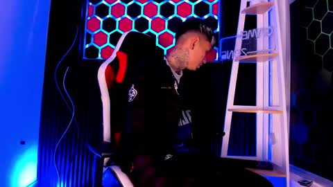 Snapshot of max_hader chatting on April 2026 03:12:02 AM Max online show from April 2026 03:12:02 AM