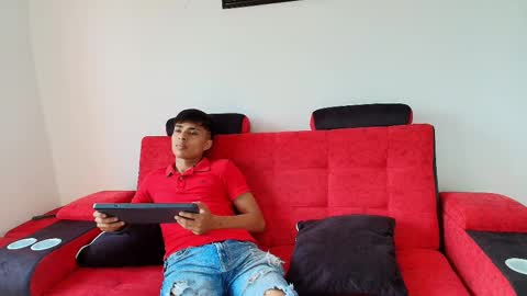 max_latin_ online show from January 2025 01:06:02 PM