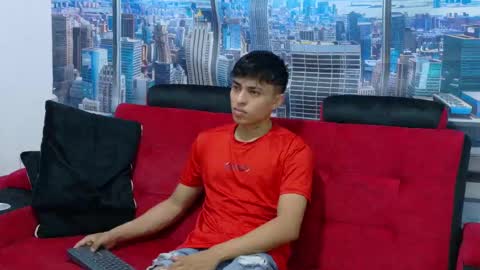 max_latin_ online show from February 2025 12:00:02 PM