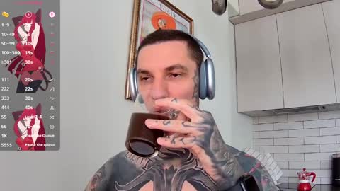 Snapshot of max_reaves chatting on June 2026 05:53:01 AM online show from June 2026 05:53:01 AM