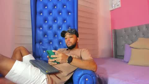 max_sexyhot26 online show from December 2024 04:01:02 AM