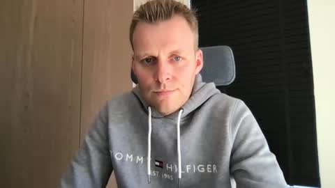 Max take off clothes online show from January 2025 10:38:02 AM