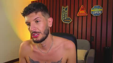 Max Taylor online show from October 2025 09:48:02 PM