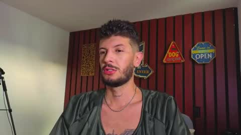 Max Taylor online show from October 2025 07:59:01 PM