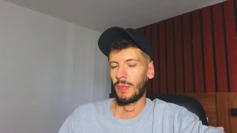 Max Taylor online show from December 2025 09:45:01 PM