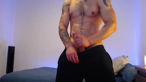 max_xl_ online show from December 2025 03:54:02 PM