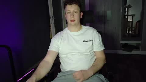 maxboner94 online show from April 2026 05:07:02 PM