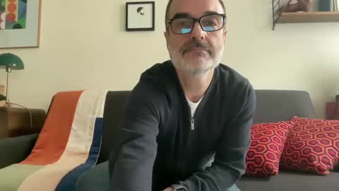 Snapshot of maxbow chatting on January 2025 02:05:01 PM Max Mikado online show from January 2025 02:05:01 PM