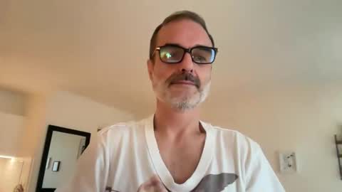 Snapshot of maxbow chatting on January 2025 02:28:01 PM Max Mikado online show from January 2025 02:28:01 PM