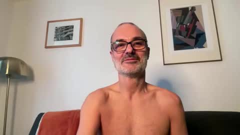 Snapshot of maxbow chatting on November 2025 03:22:02 PM Max Mikado online show from November 2025 03:22:02 PM