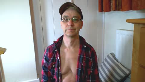 Max Davies online show from February 2025 03:10:02 AM