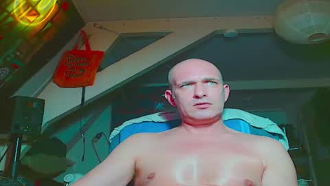 Snapshot of maxhardcore77 chatting on November 2025 12:32:01 AM maxhardcore77 online show from November 2025 12:32:01 AM