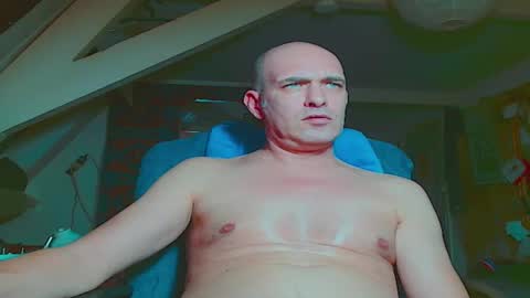 Snapshot of maxhardcore77 chatting on December 2025 02:31:01 AM maxhardcore77 online show from December 2025 02:31:01 AM